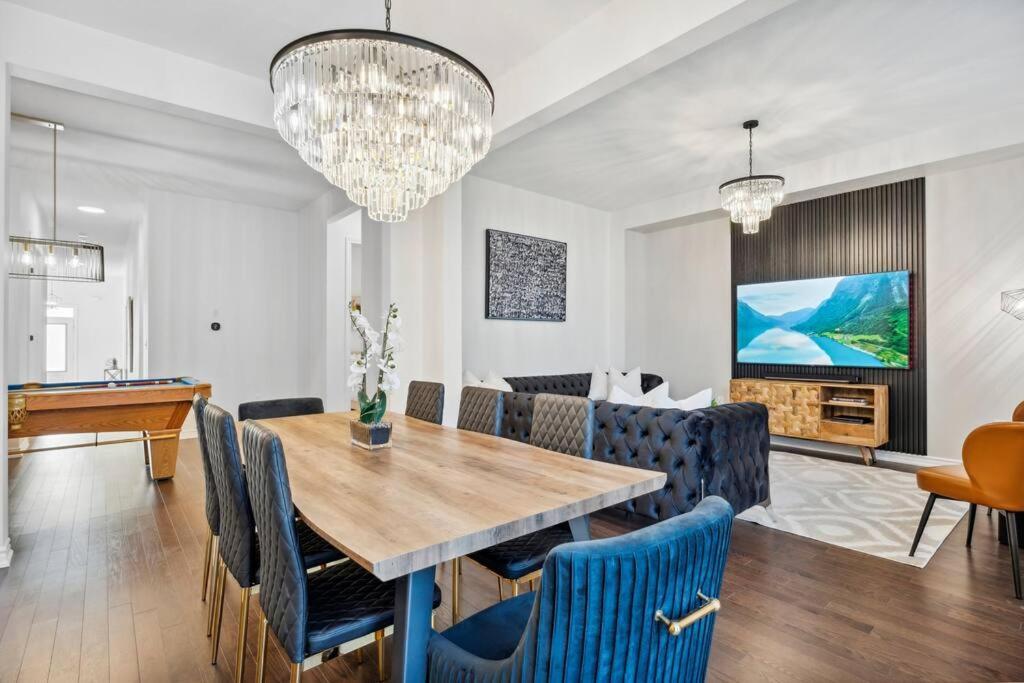 Barrie Luxe, Pool Table 6 Bedroom 6 Ba Custom Design A+ Location Εξωτερικό φωτογραφία