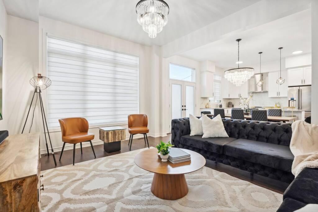 Barrie Luxe, Pool Table 6 Bedroom 6 Ba Custom Design A+ Location Εξωτερικό φωτογραφία