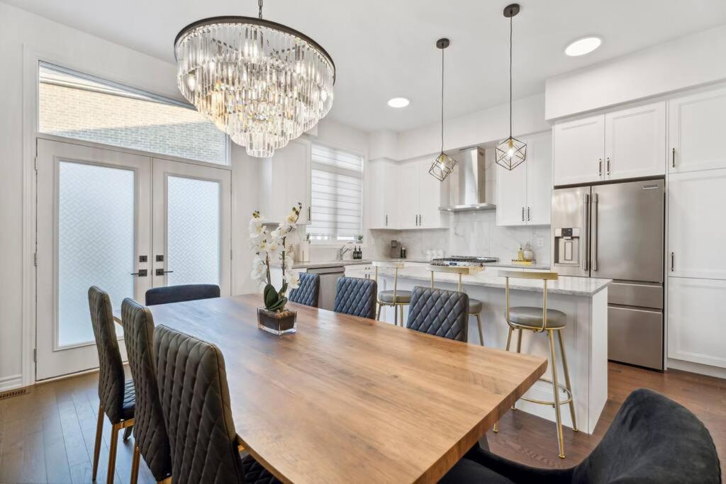 Barrie Luxe, Pool Table 6 Bedroom 6 Ba Custom Design A+ Location Εξωτερικό φωτογραφία