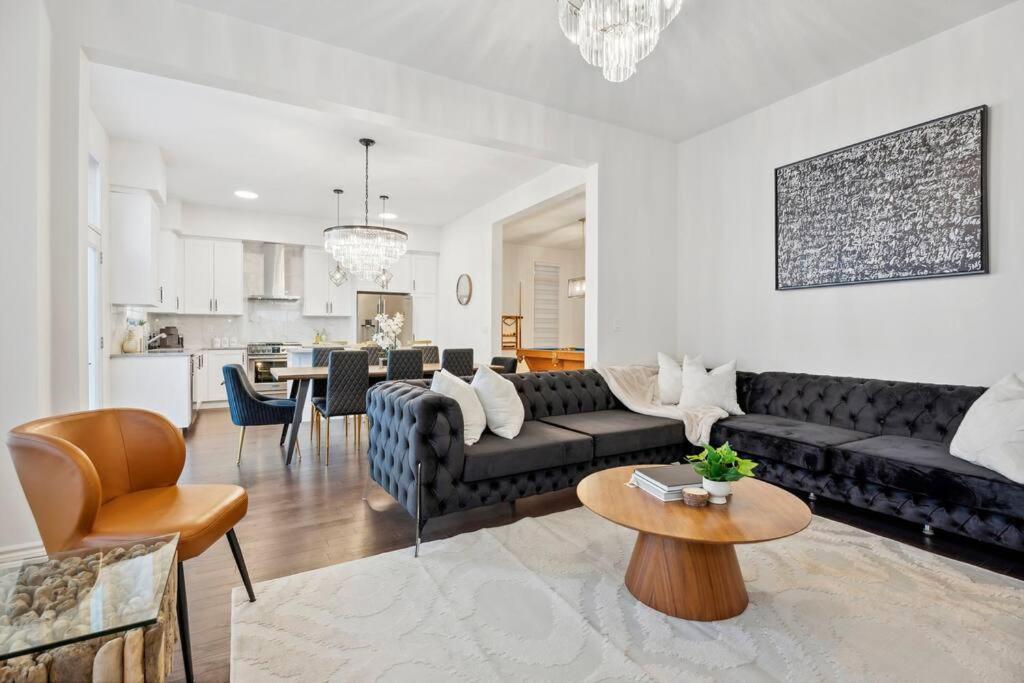 Barrie Luxe, Pool Table 6 Bedroom 6 Ba Custom Design A+ Location Εξωτερικό φωτογραφία