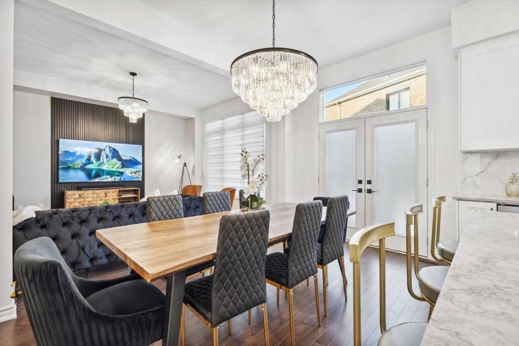 Barrie Luxe, Pool Table 6 Bedroom 6 Ba Custom Design A+ Location Εξωτερικό φωτογραφία