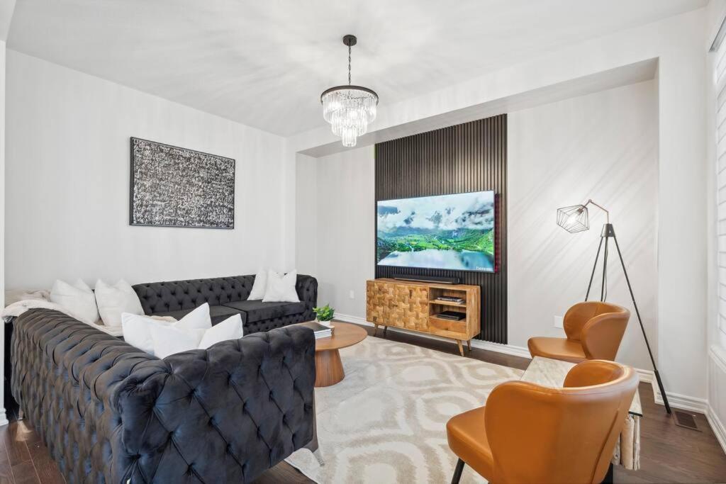 Barrie Luxe, Pool Table 6 Bedroom 6 Ba Custom Design A+ Location Εξωτερικό φωτογραφία