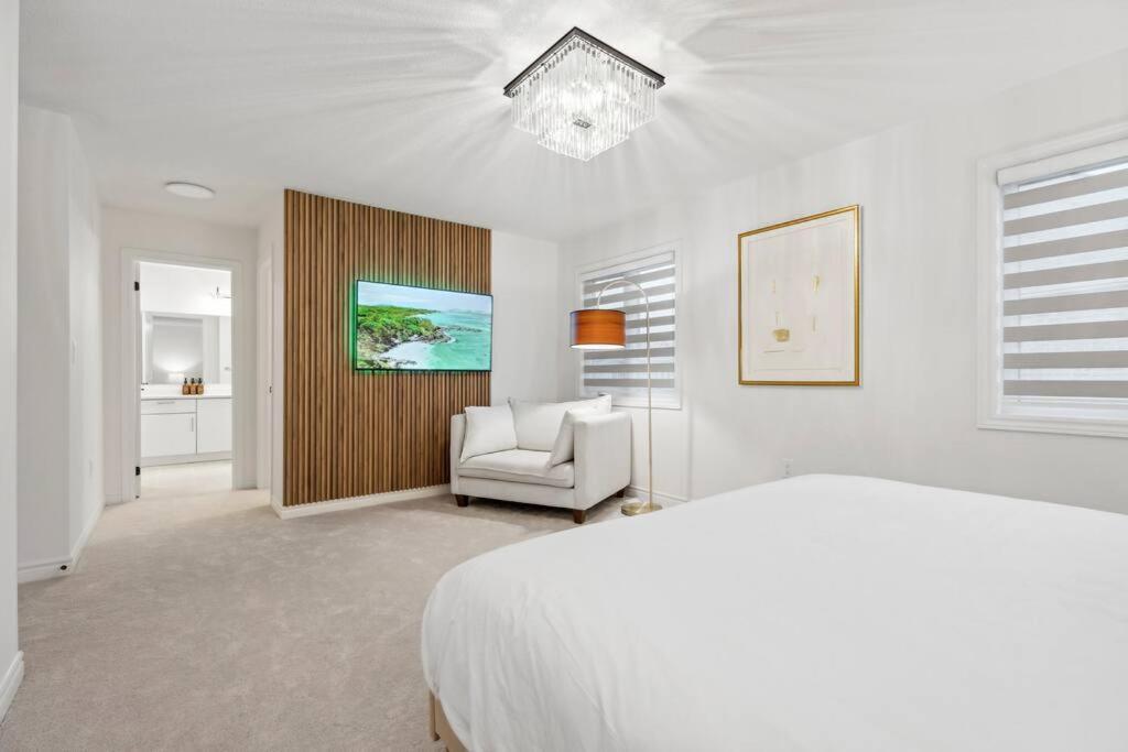 Barrie Luxe, Pool Table 6 Bedroom 6 Ba Custom Design A+ Location Εξωτερικό φωτογραφία