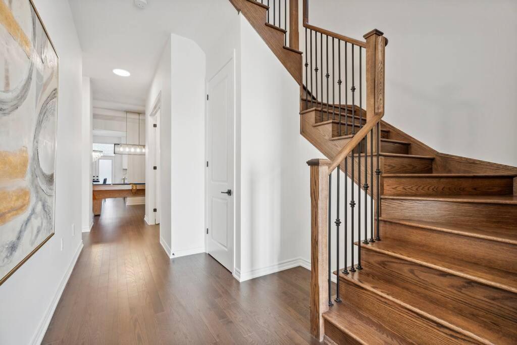 Barrie Luxe, Pool Table 6 Bedroom 6 Ba Custom Design A+ Location Εξωτερικό φωτογραφία