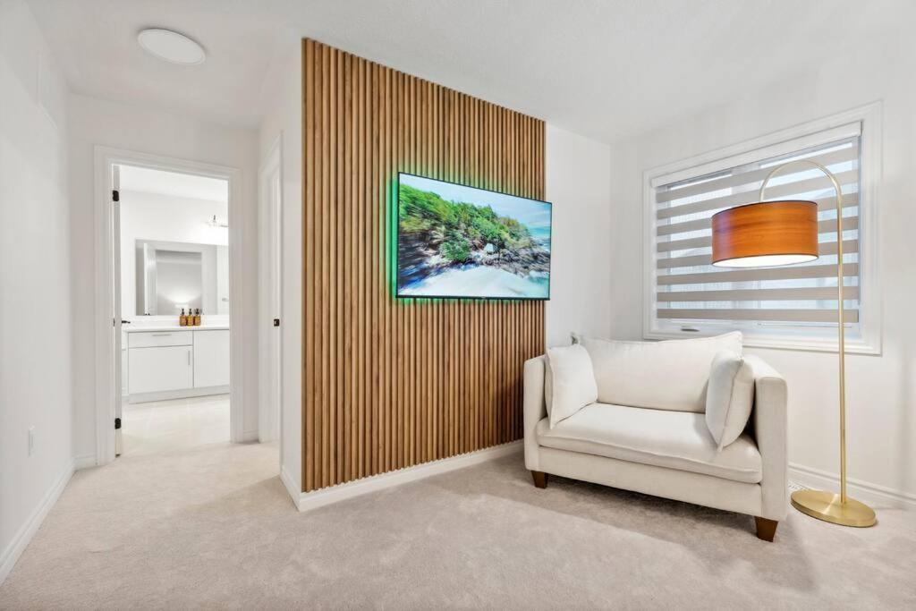Barrie Luxe, Pool Table 6 Bedroom 6 Ba Custom Design A+ Location Εξωτερικό φωτογραφία