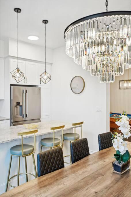 Barrie Luxe, Pool Table 6 Bedroom 6 Ba Custom Design A+ Location Εξωτερικό φωτογραφία